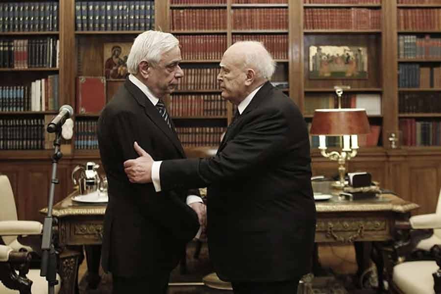 Former Greek president Karolos Papoulias dies at 92