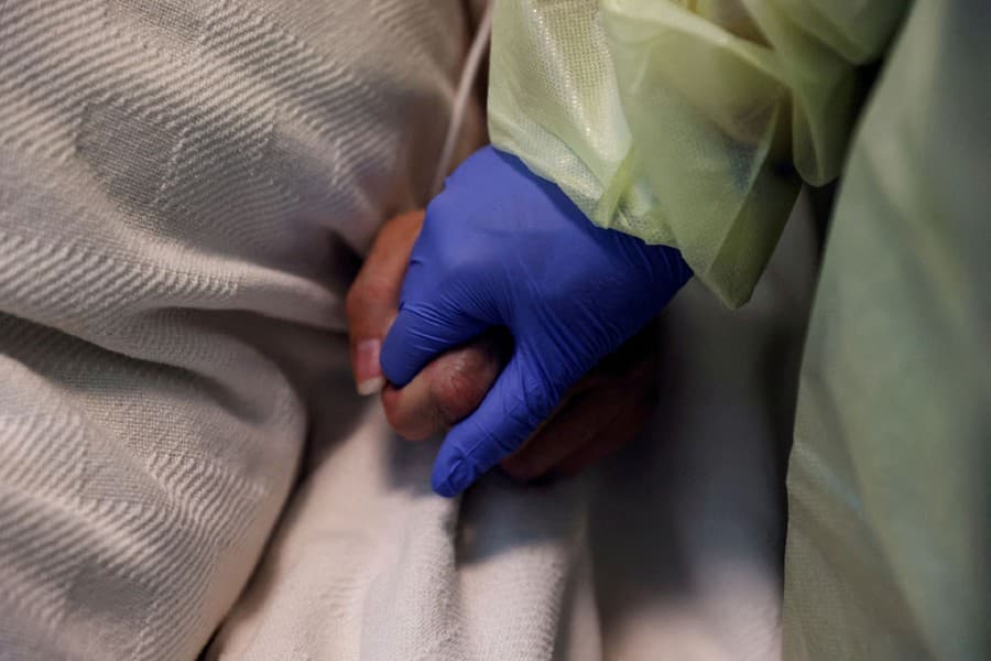 US breaks Covid-19 hospitalisation record with 132,646 new patients