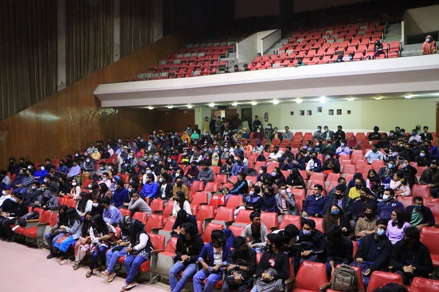 Fandom-based event spreads colours in BUET