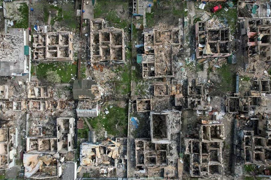 Ukraine says Russia pounding Donbas, failing to take targets