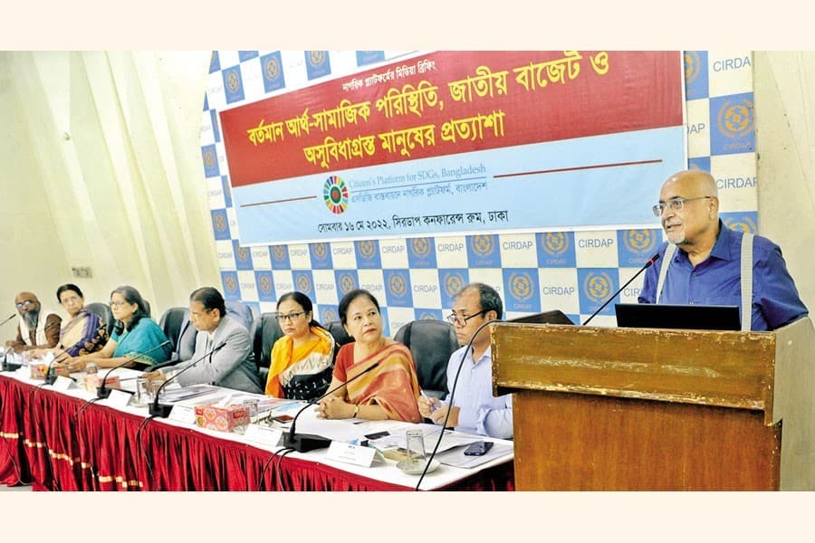 Rate of inflation much 'higher' than BBS data, Dr Debapriya tells media briefing