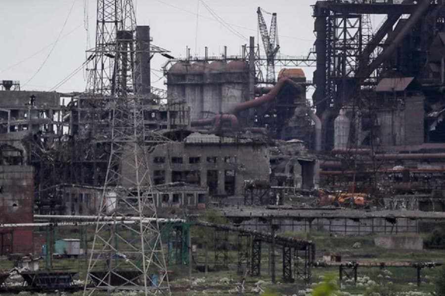 Ukraine hails Mariupol defenders as heroes who changed course of war