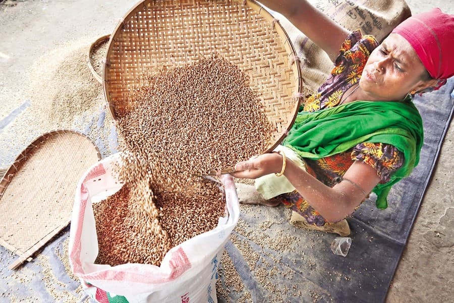 Loose flour hits Tk 50 a kg