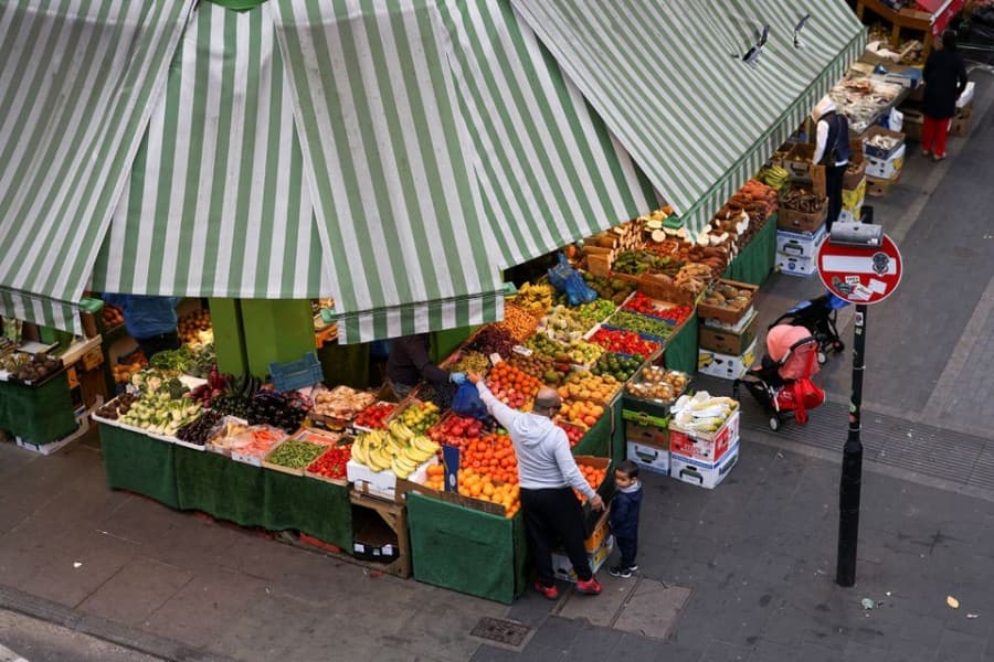 UK inflation hits 40-year record, highest in G7