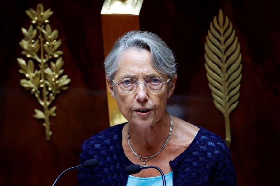 France's Prime Minister survives no-confidence vote in parliament