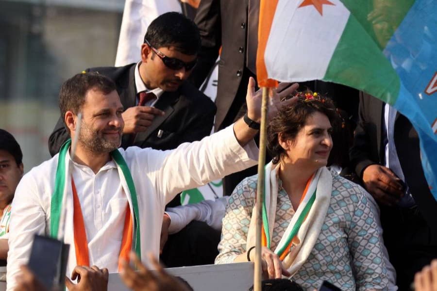 Indian opposition leaders Rahul Gandhi, Priyanka detained 
