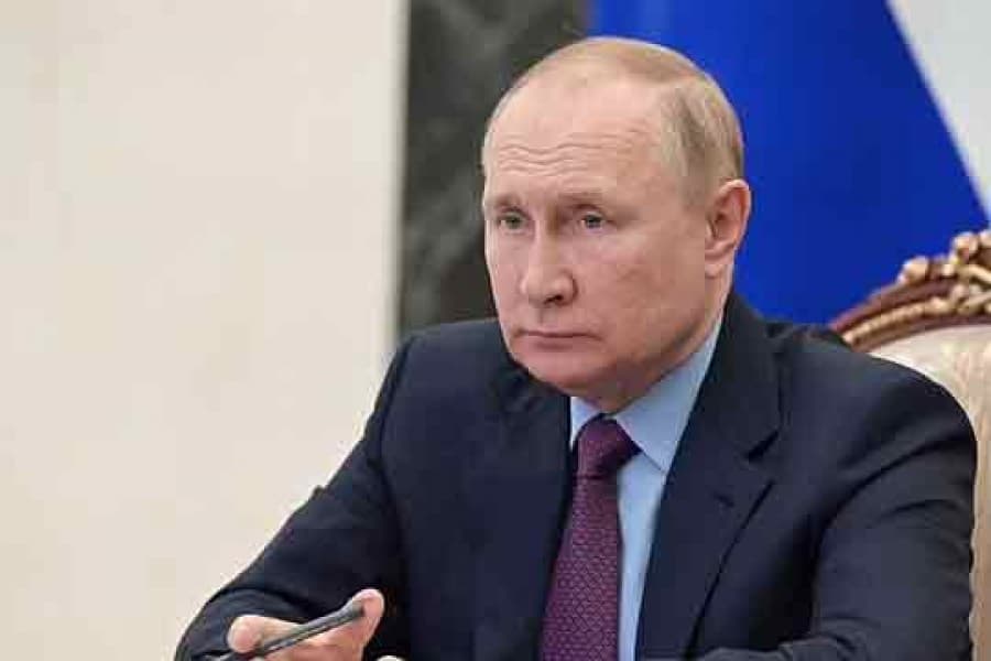 Russia bans Western investors from selling banking, key energy stakes
