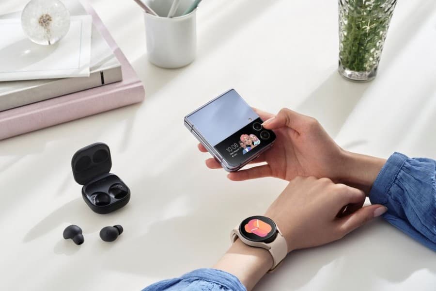 Samsung unveils new foldable smartphones