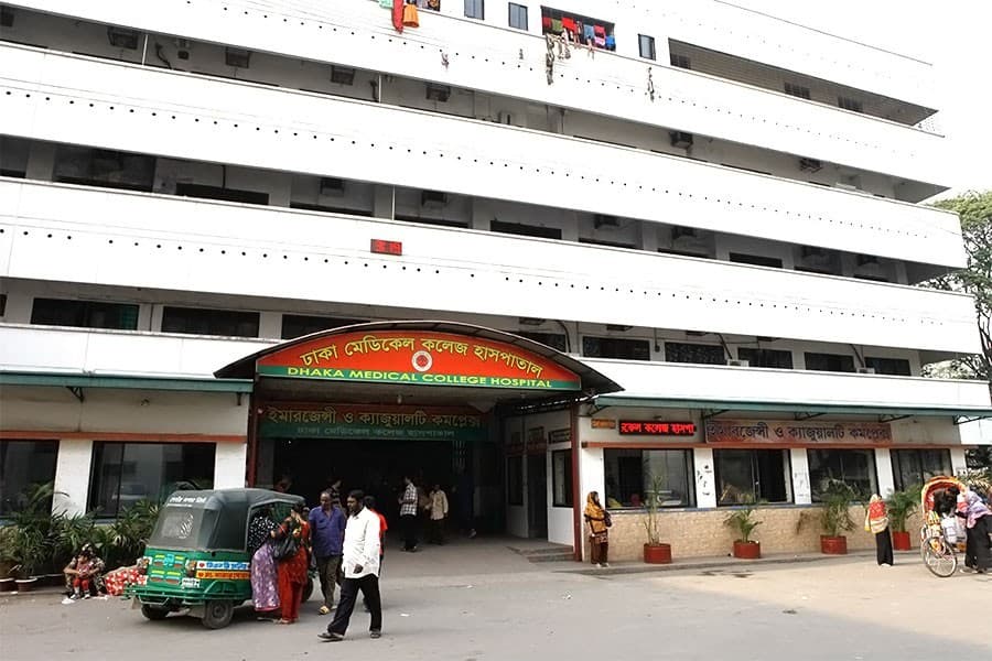 Dhaka Medical interns on strike after attack on peer