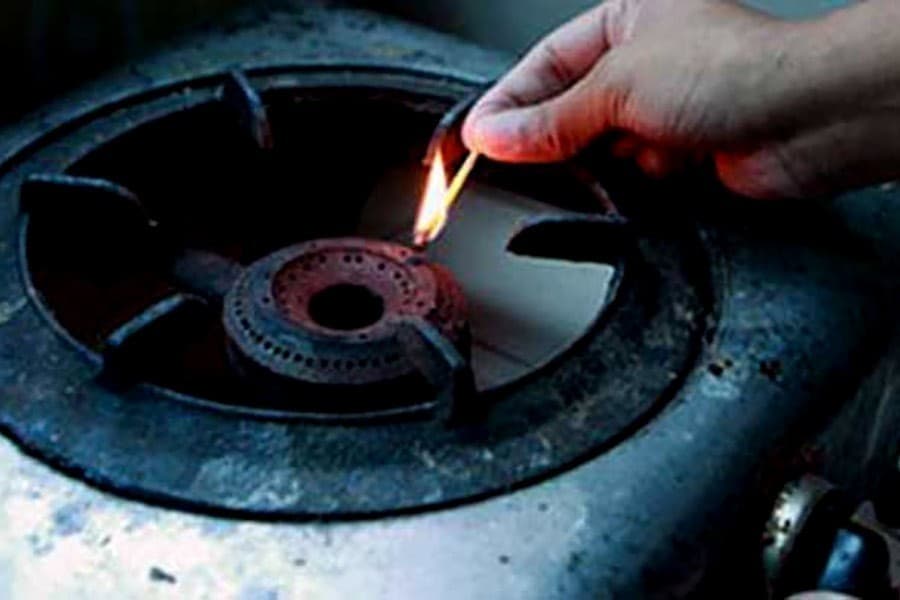 Dhaka hit hard by gas crisis