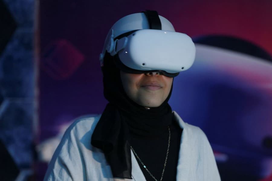 Virtual reality tools offer escape to blockaded Gaza youth