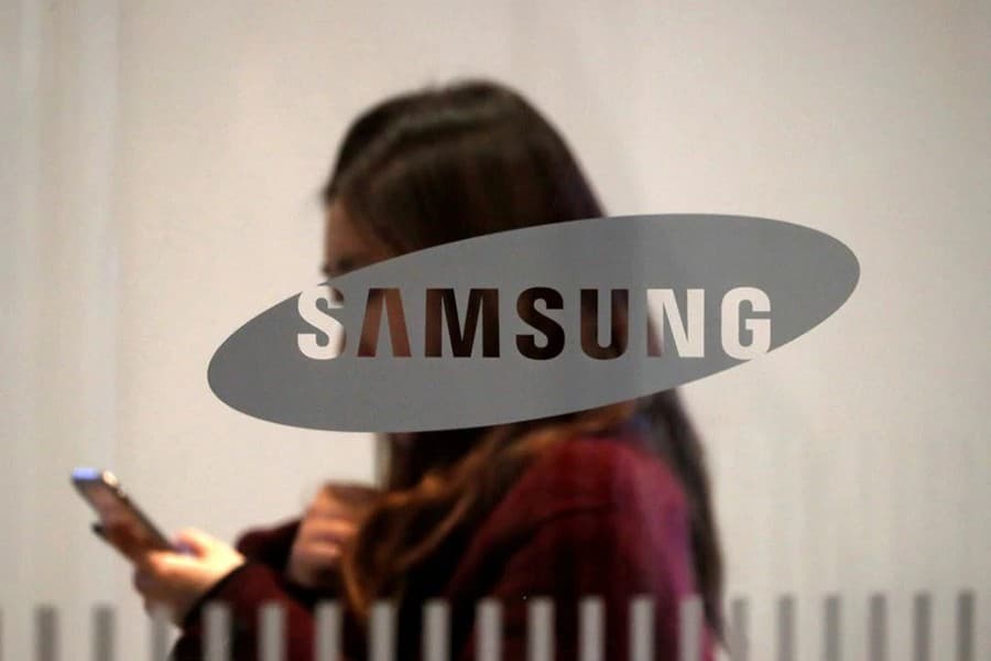 Samsung's quarterly profit set to hit 6-year low