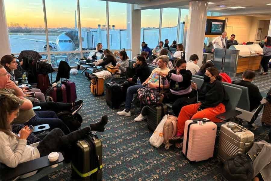 US flights gradually resuming departures following system outage