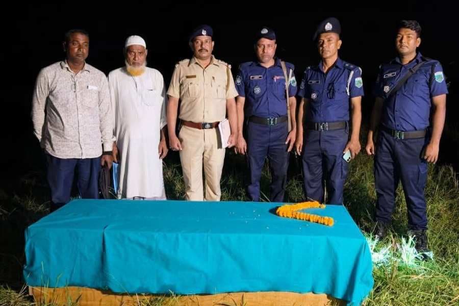 BSF returns body of Bangladeshi after flag meet