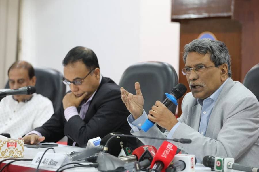Experts seek absolute media freedom, journalists’ protection in Bangladesh