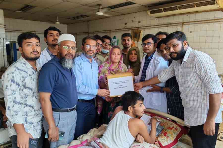 Tarique Rahman stands by mother who sold land for son’s treatment