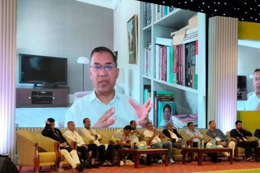 Work with courage and integrity, avoiding revenge: Tarique to youths