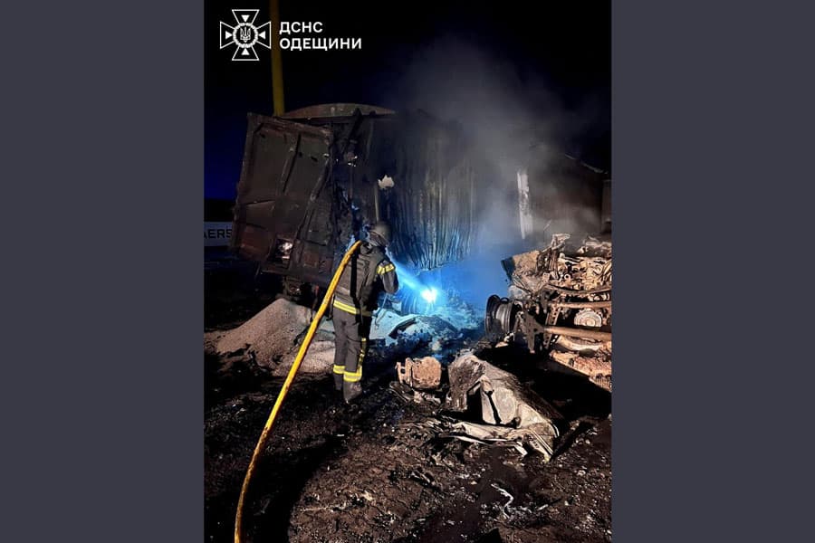 Russia hits ports, bridge in escalating strikes on Ukraine's Odesa region