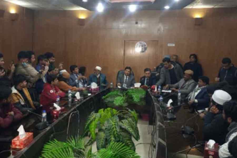 Daylong protests force six pro-Awami League deans at Rajshahi University to resign