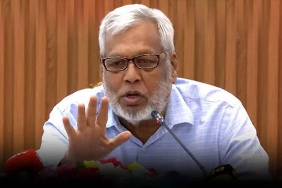 Govt dismantles corrupt structure in power, energy sector: Adviser
