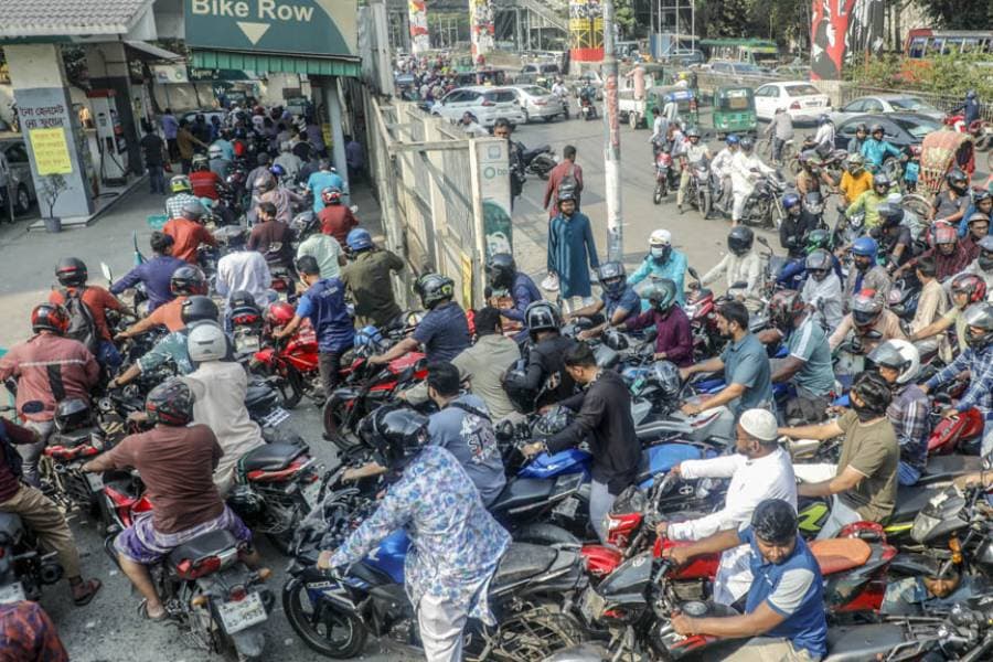 Bad management, 'erroneous' calculations behind fuel oil crisis: traders