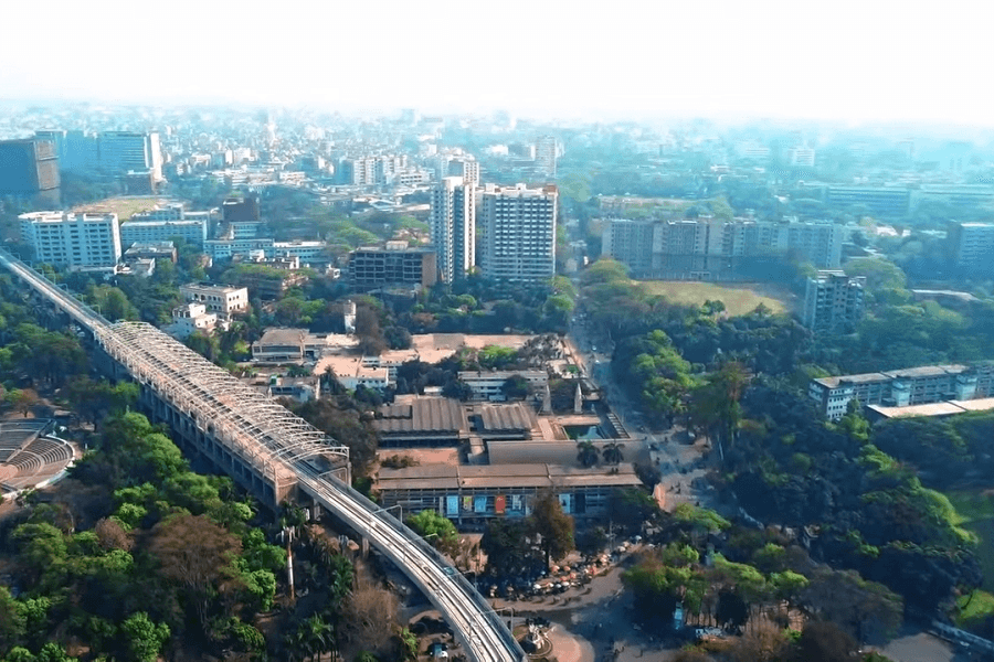 Metro station at TSC: Overcrowding or better communication?