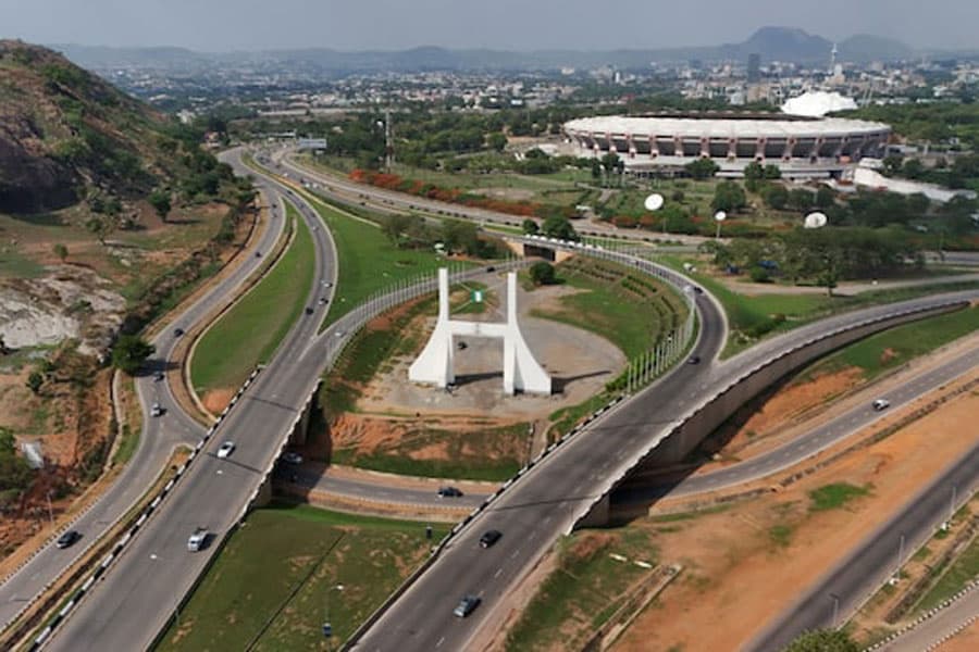 US expands Nigeria travel warning, lets embassy staff leave Abuja