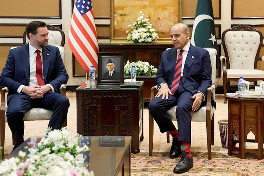 Pakistan PM Sharif says 'full effort' still on to resolve US-Iran conflict