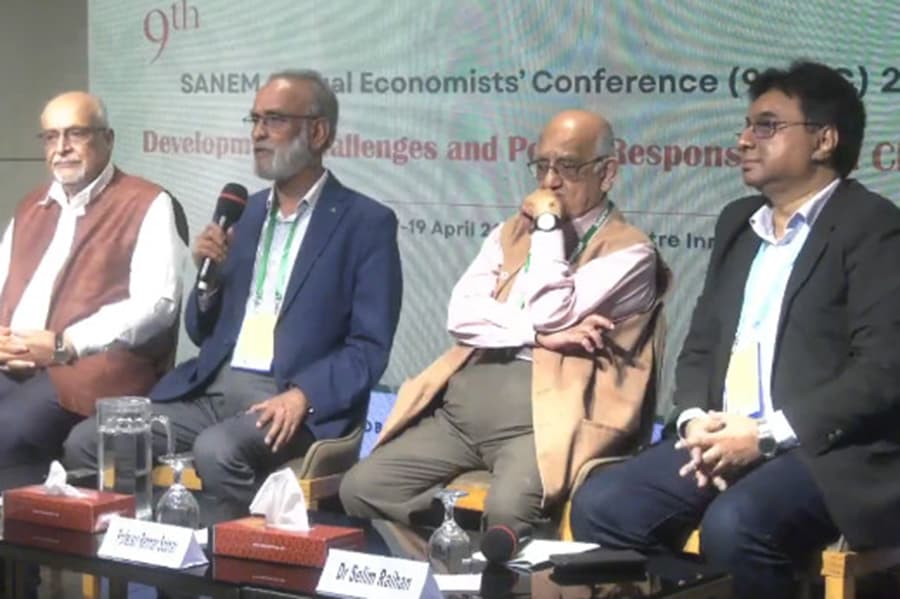 Economists urge structural reforms to strengthen BD's macroeconomic stability