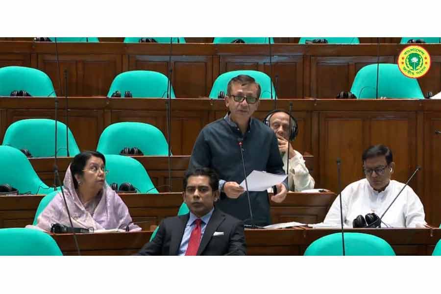 Govt reviewing policy measures, prioritizing logistics cost reduction: Muktadir