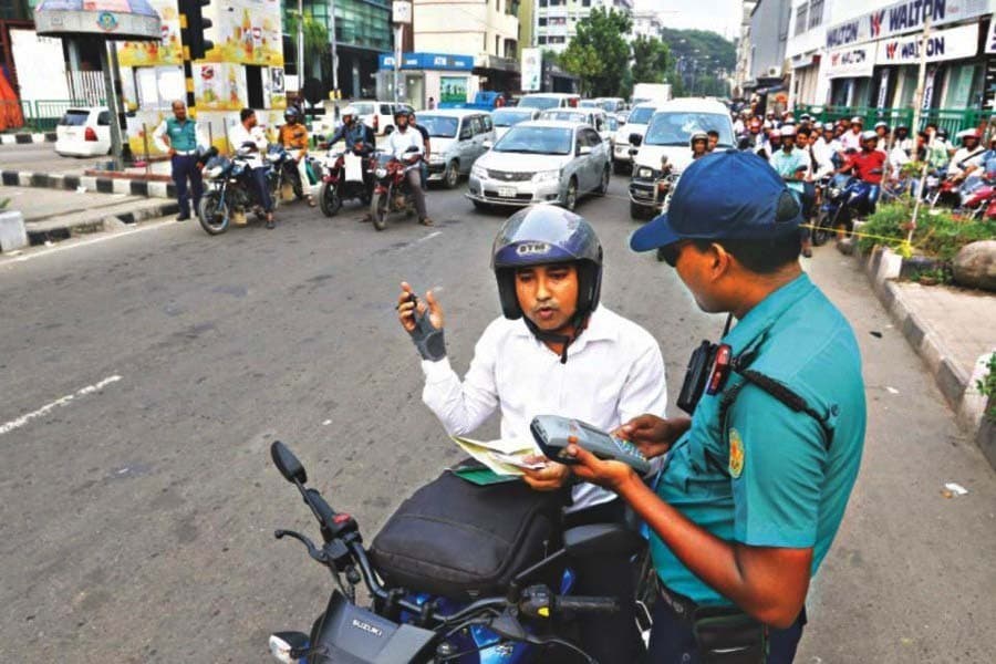 1,399 cases filed for traffic rules violation in Dhaka