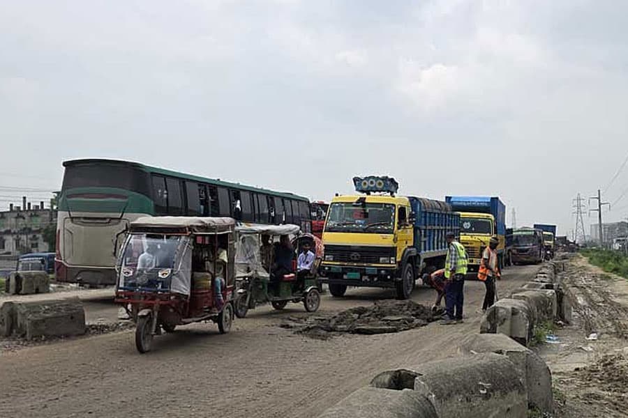 Poor highway conditions raise Eid travel fears