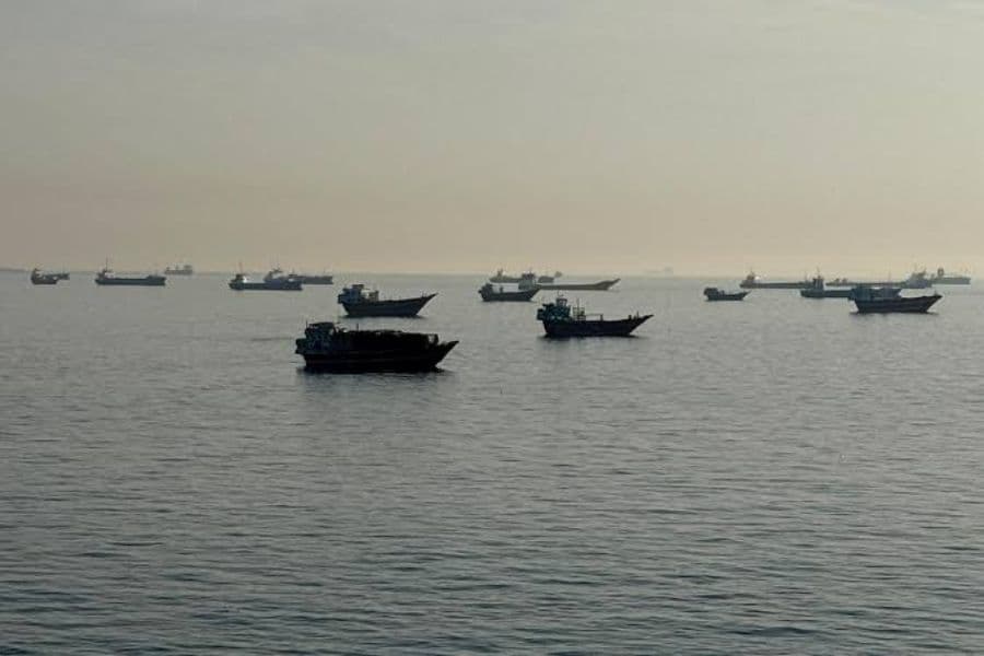 IRGC targets US air base after strikes on southern port city