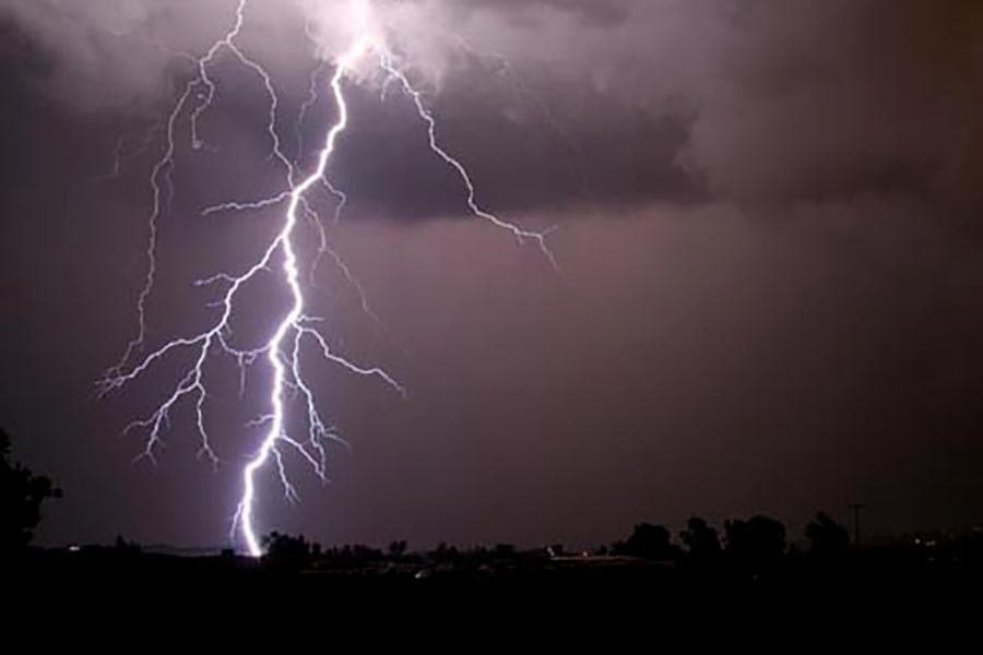 Lightning strikes leave two dead in Chapainawabganj