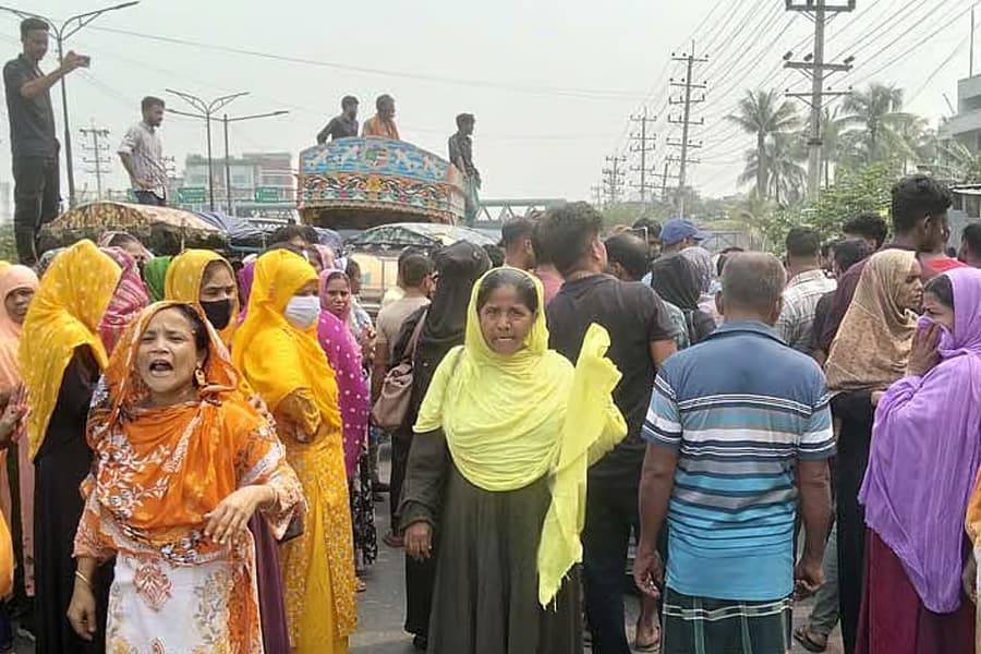 Savar garment protests erupt after 1,800 workers laid off amid pay dispute claims