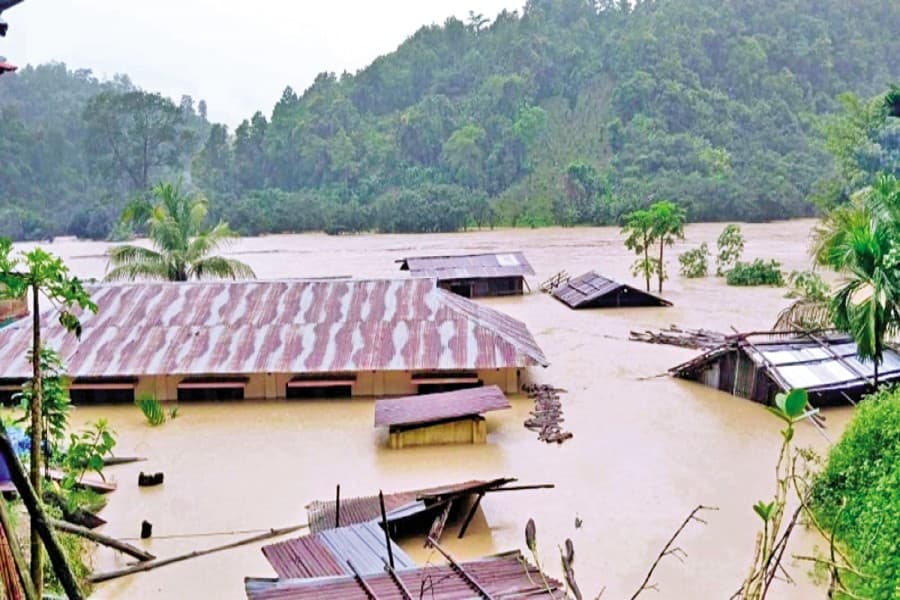 Flooding worsens in dists, casualties rising