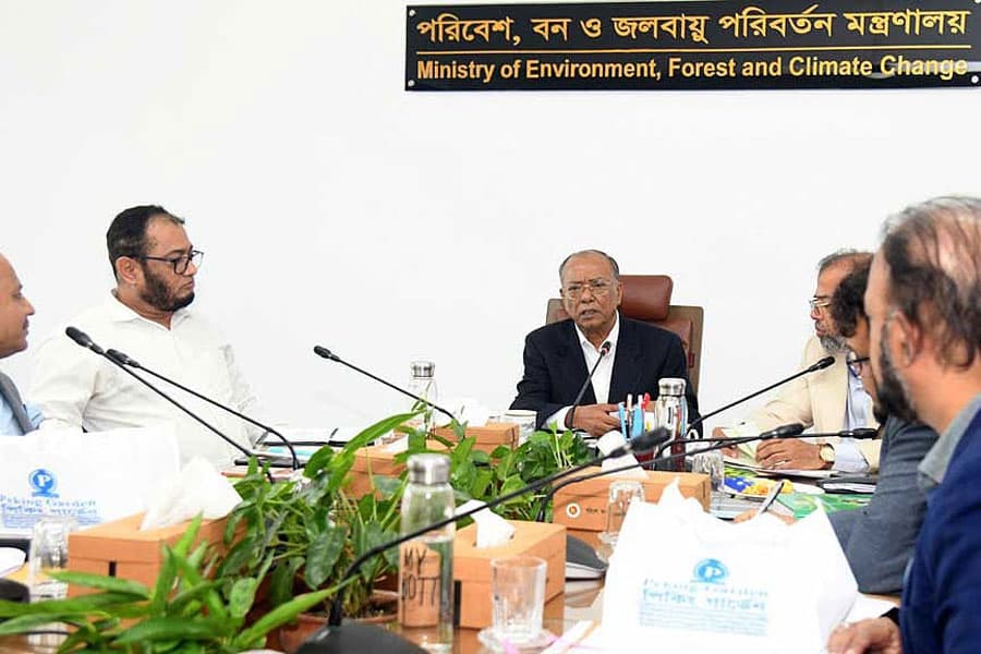 Environment minister urges cleaner brick kilns instead of immediate shutdown