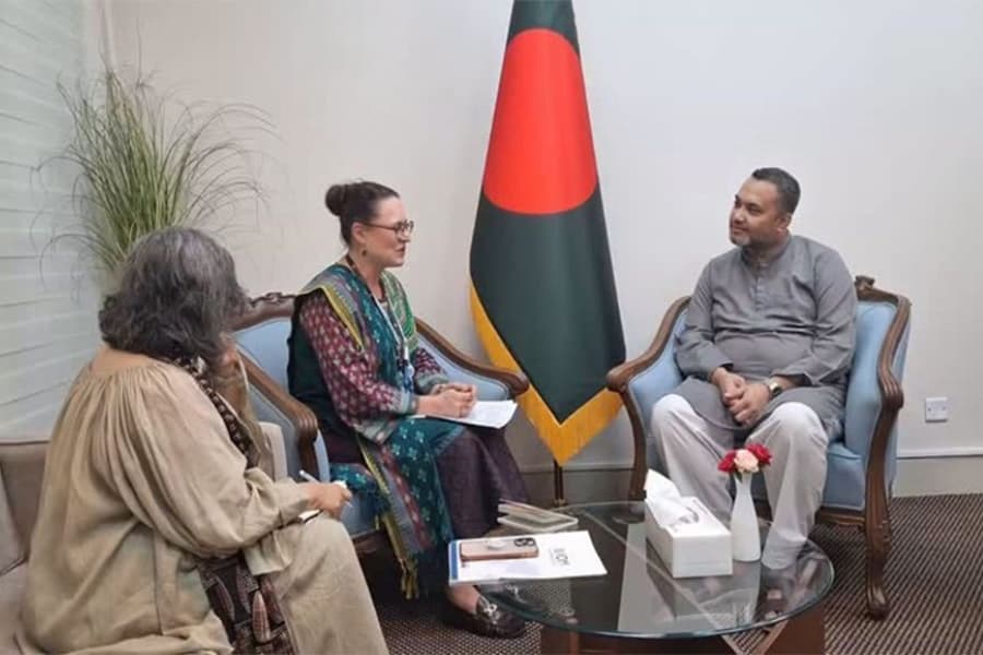 Bangladesh, IOM stress safe migration to expand women's overseas employment