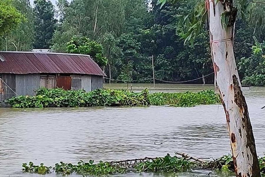 Rising rivers threaten short-term flooding across five northern districts