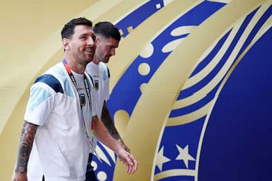 Argentina make three changes, Spain unchanged