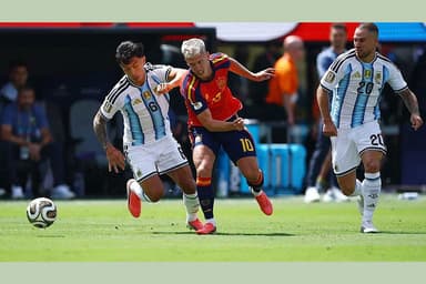 Spain press as Argentina hold firm
