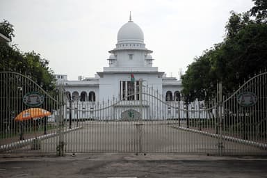 HC asks why union council chairman candidates shouldn't need a degree