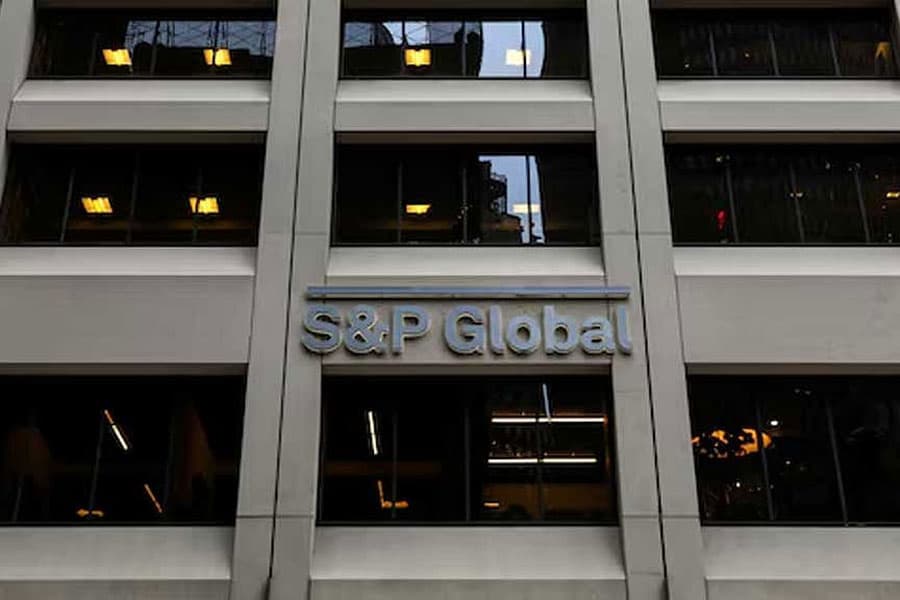 S&P warns banking sector weakness, global risks threaten Bangladesh's economic recovery