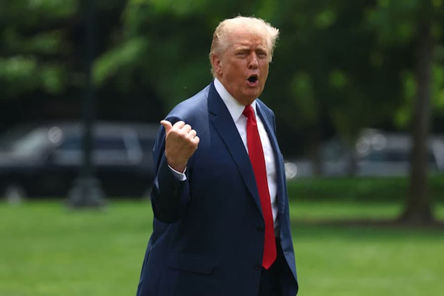 Trump convenes Cabinet at Camp David amid simmering Iran war