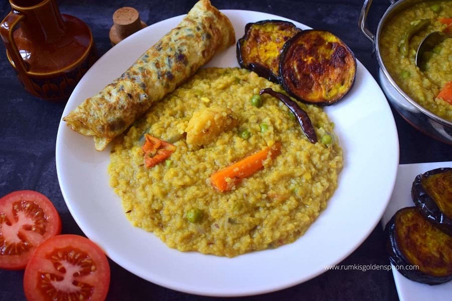 Why is Khichuri preferred on a rainy day?