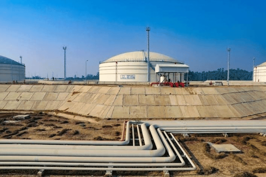 Single-Point Mooring pumps 40,000 tonnes of crude oil from Maheshkhali to Eastern Refinery