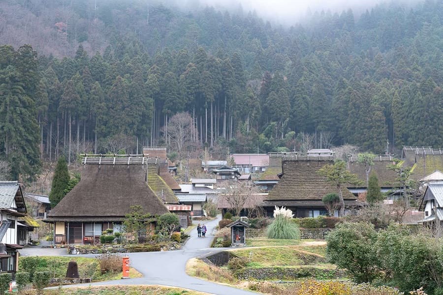 5000-year-old tradition: Japan's thatched roof villages live on