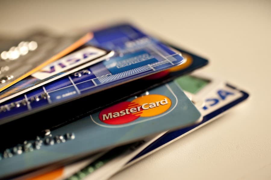 Bangladeshis’ spending through credit cards drops by 9.89pc in May