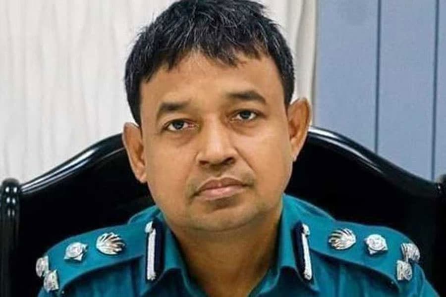 BFIU asks banks to freeze accounts of ex-DB chief Harun, his wife