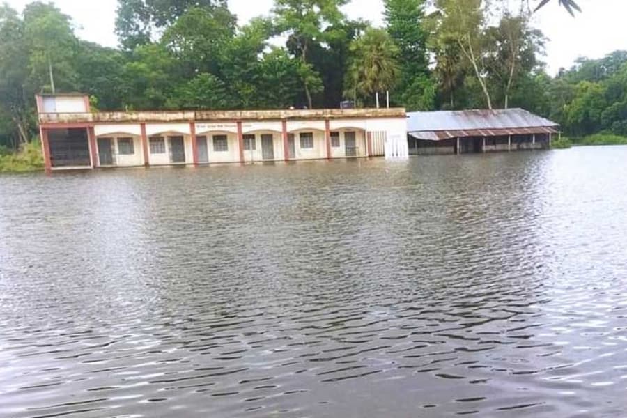 Flooding worsens in Cumilla's Brahmanpara as 3 rivers breach dams